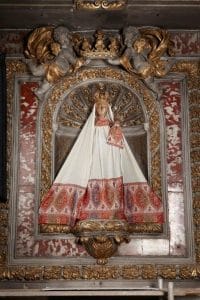 Sainte Vierge de Verdelais - manteau blanc et rouge